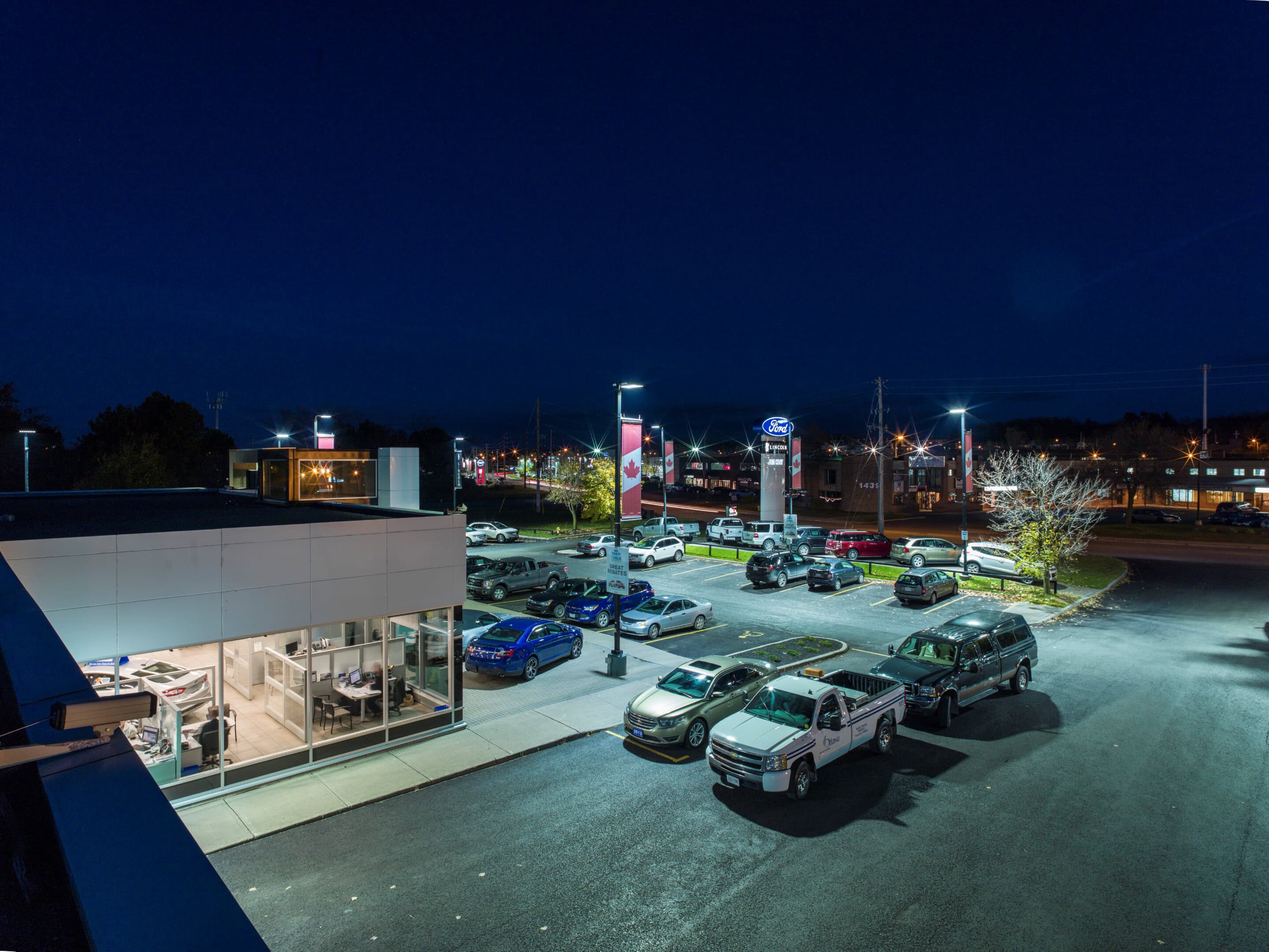 Lot lighting near the building at Jim Keay Ford Lincoln, Ottawa