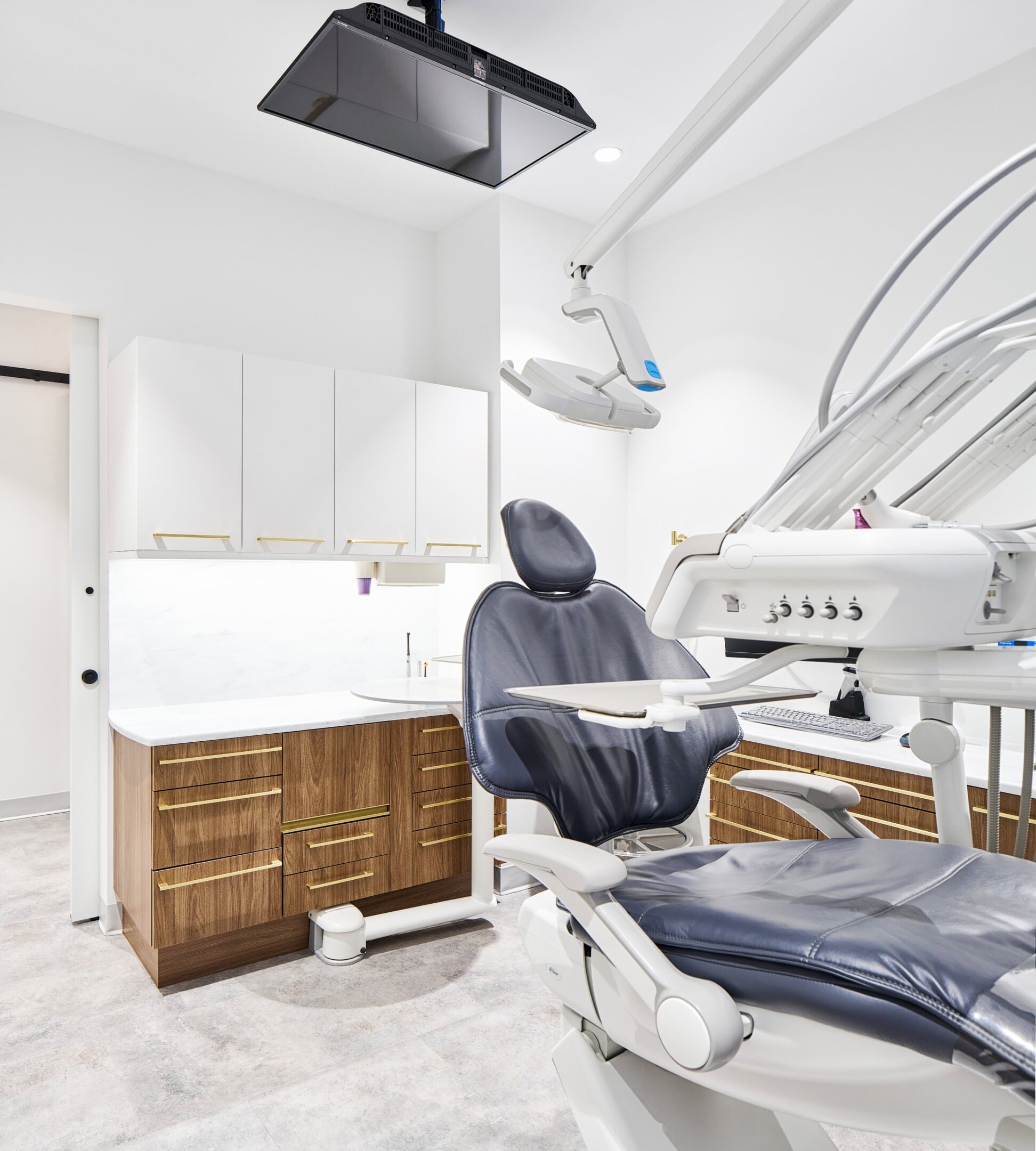 Treatment room lighting at Green Acres Family Dental, Stittsville