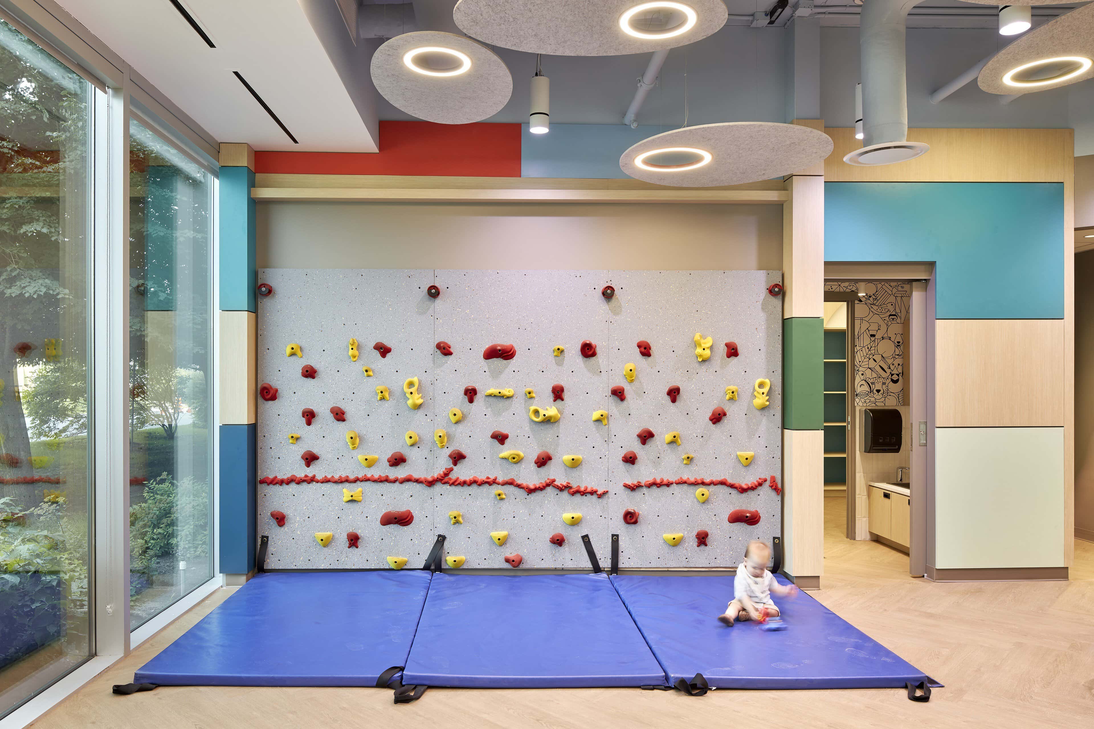 Activity room lighting at Daycare Centre, Gatineau